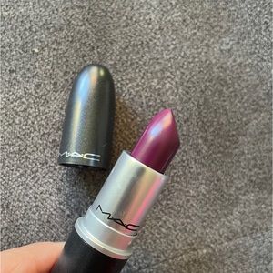 MAC satin lipstick in 819 Rebel (NIB)